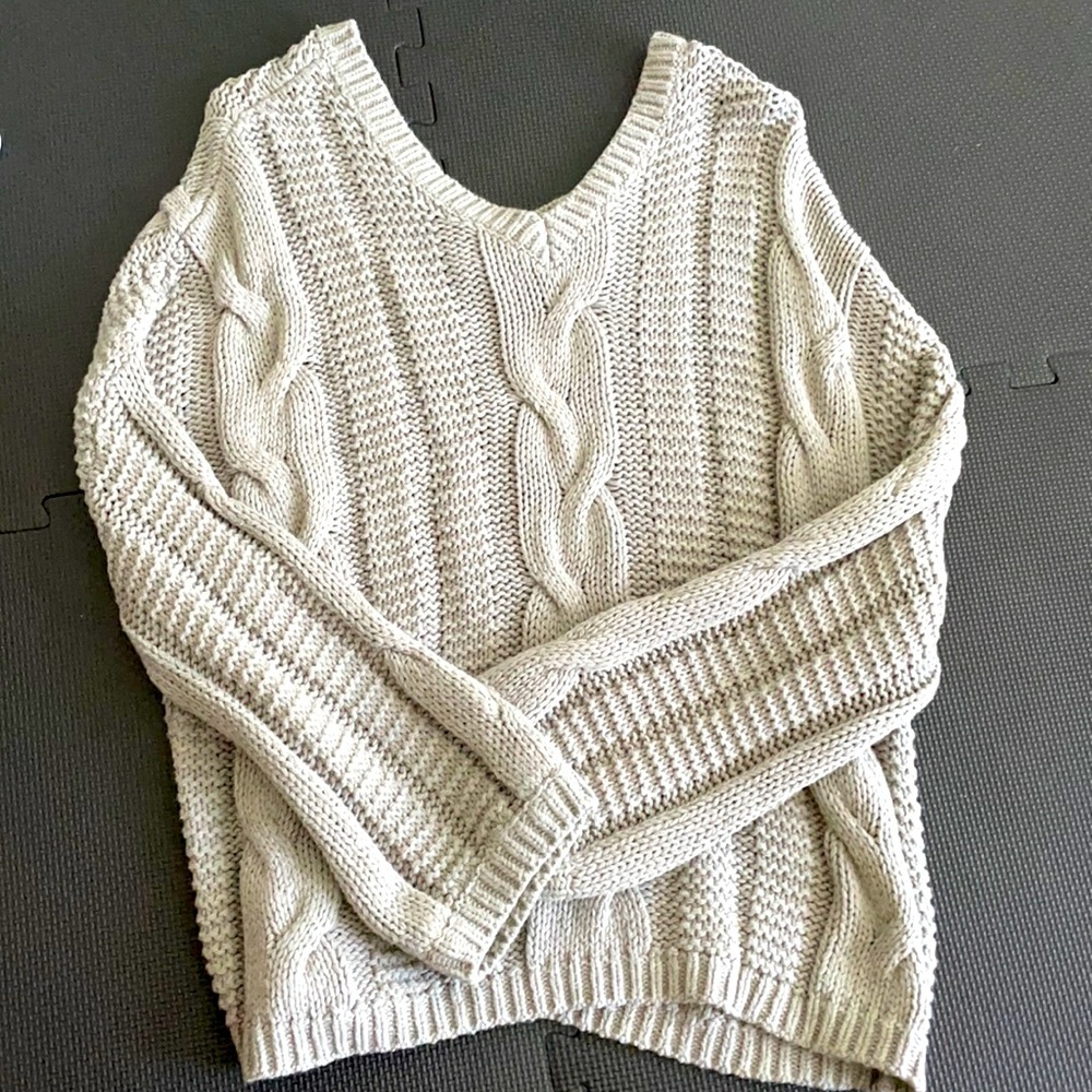 Women’s grey sweater